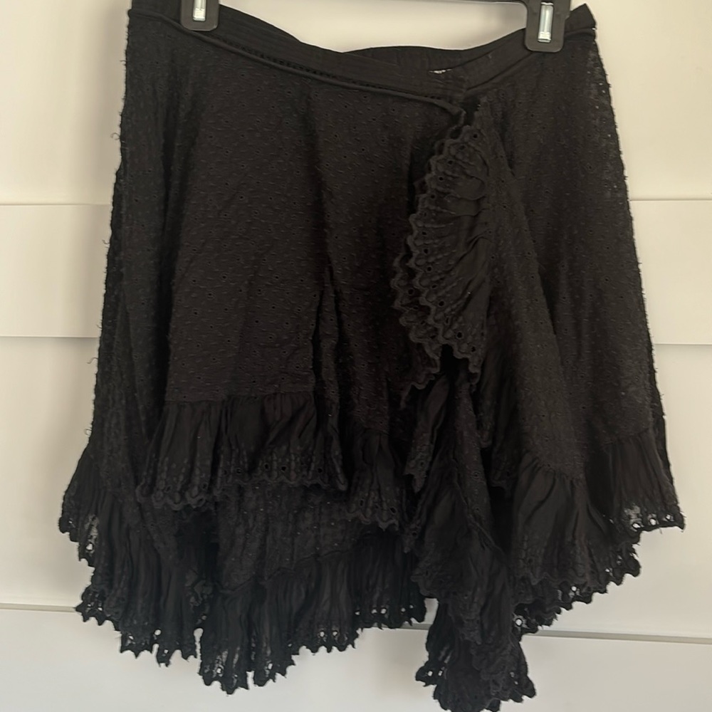 Isabel Marant size 38 black flow skirt with pattern.